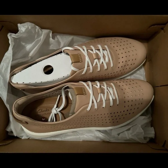 NEW Clarks blush leather sneakers - Picture 1 of 3